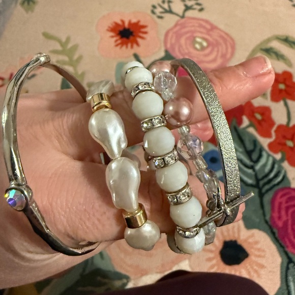 Chic Multi-Color Pearl and Silver Bracelet Set - Picture 4 of 5